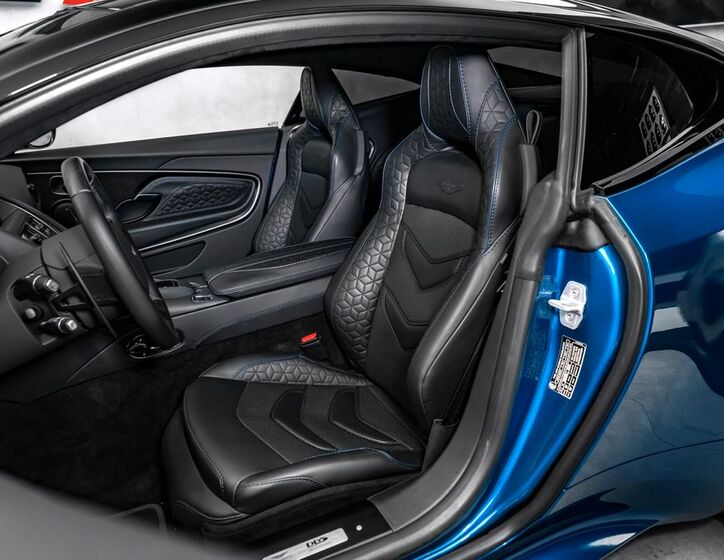 Aston Martin DBS 20