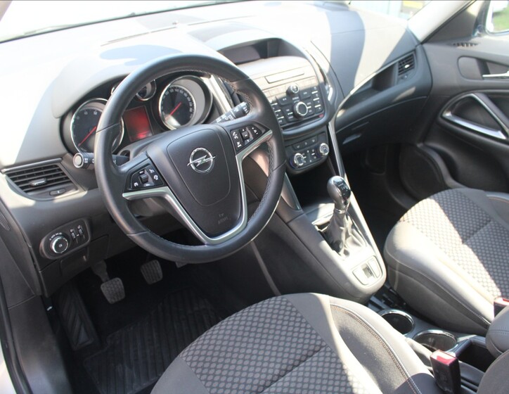 Opel Zafira 16