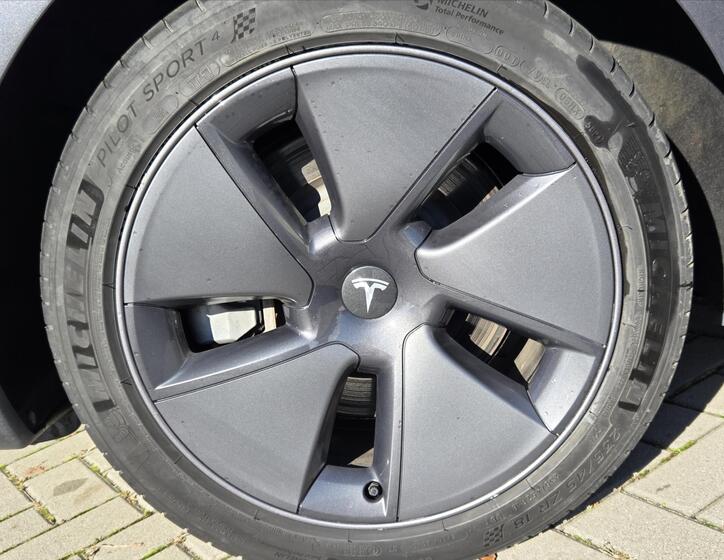 Tesla Model 3 12