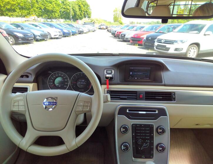 Volvo XC70 7