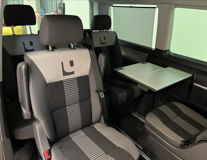 Volkswagen Multivan 22