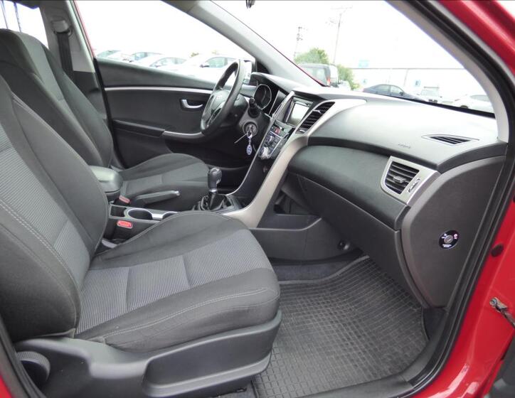 Hyundai i30 41