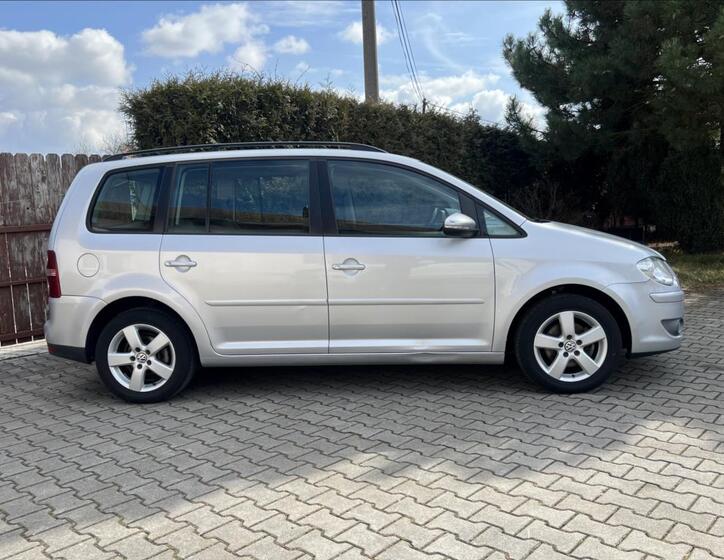 Volkswagen Touran 6