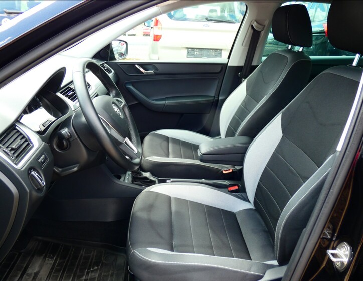 Škoda Rapid 8