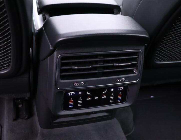 Audi Q7 28