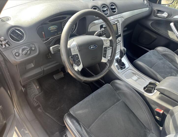 Ford S-MAX 9