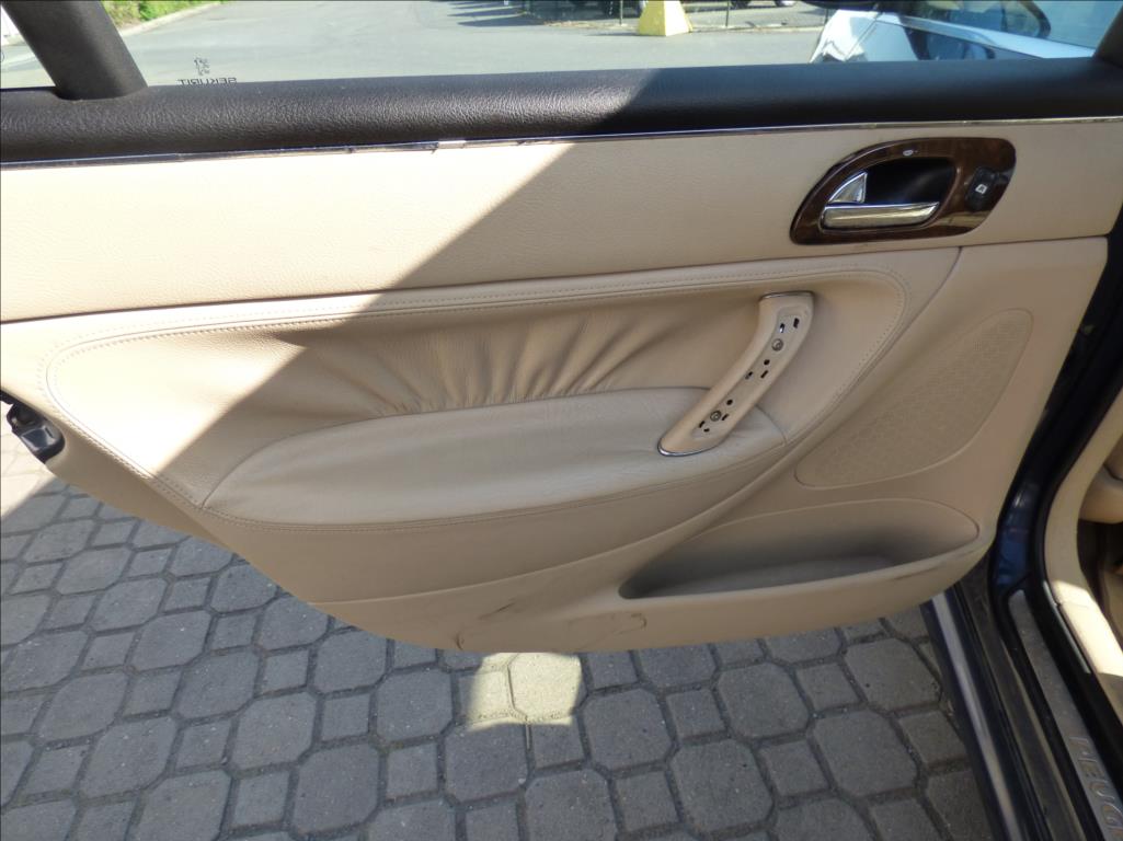 Peugeot 607