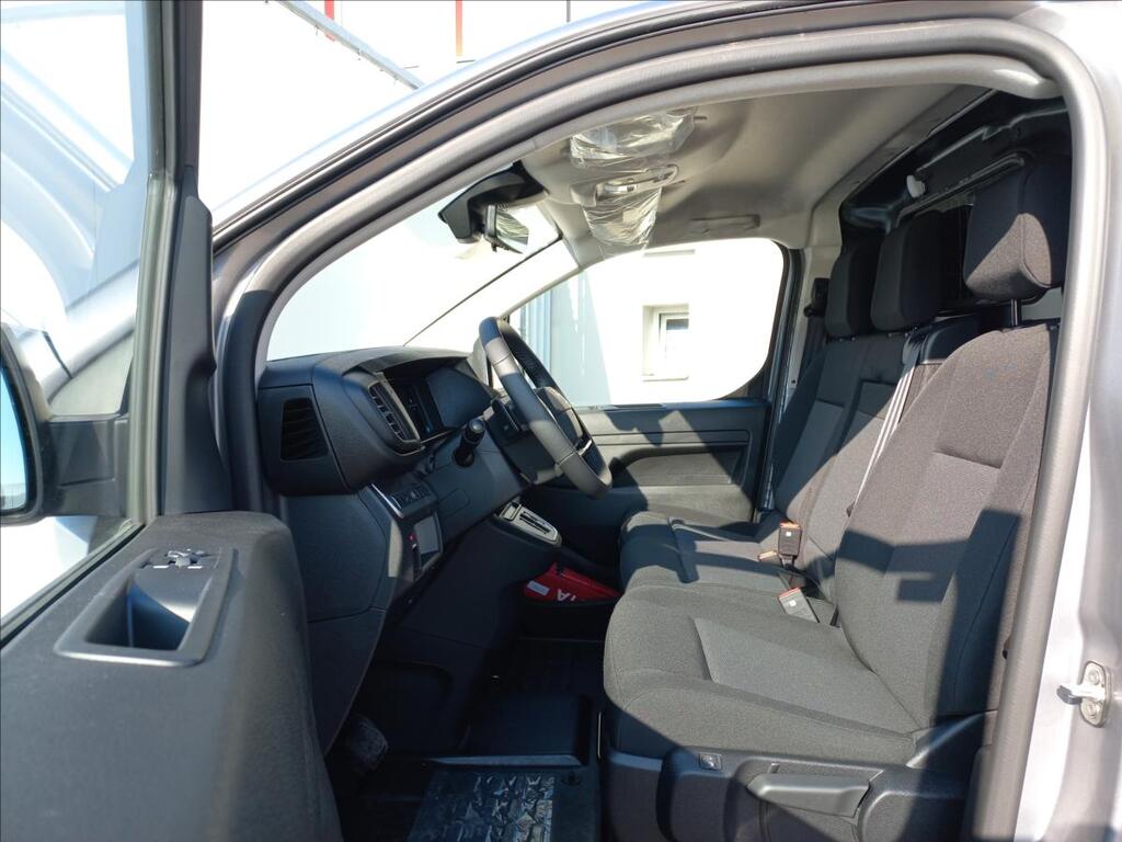 Toyota ProAce 8