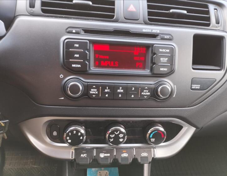 KIA Rio 12