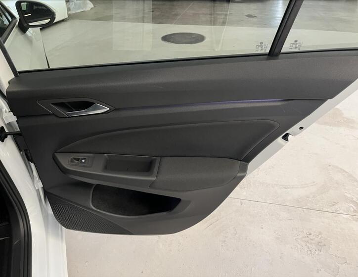 Volkswagen Golf 28