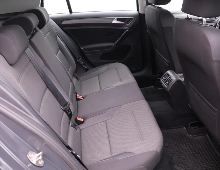 Volkswagen Golf 15