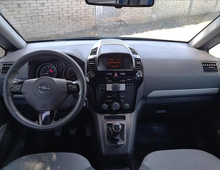 Opel Zafira 10