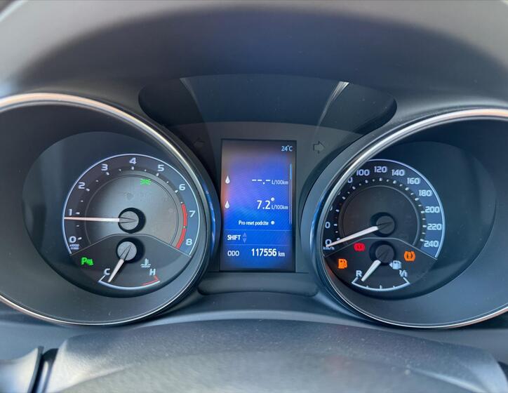 Toyota Auris 11