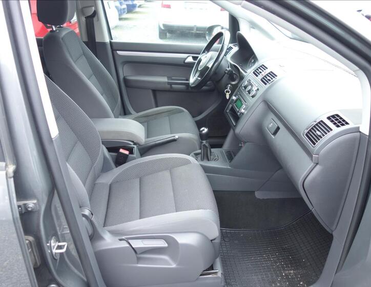 Volkswagen Touran 11