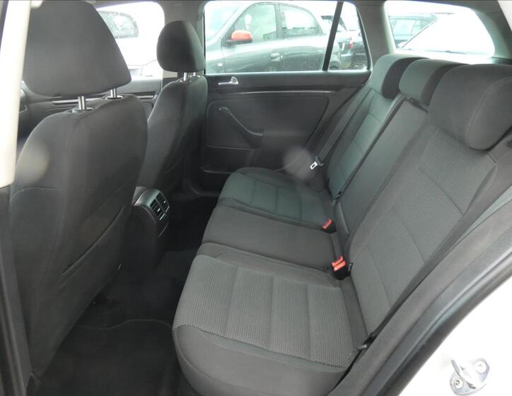 Volkswagen Golf 10
