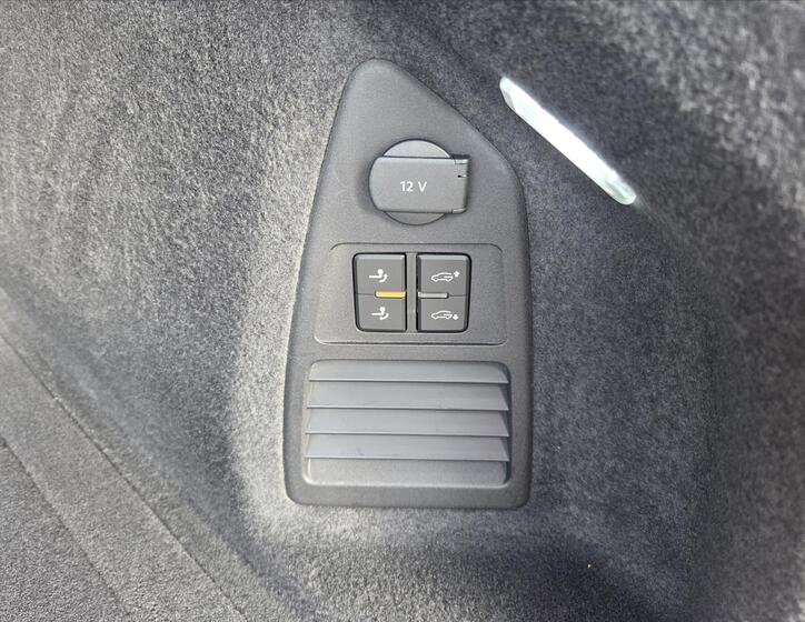 Volkswagen Touareg 13