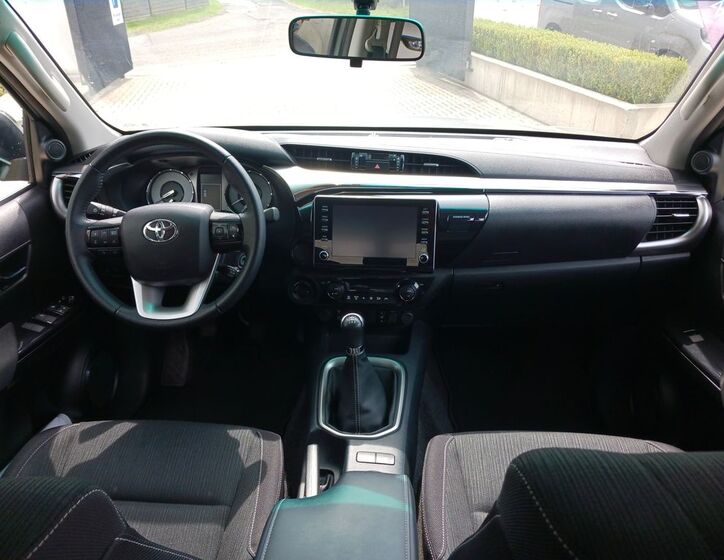 Toyota Hilux 15