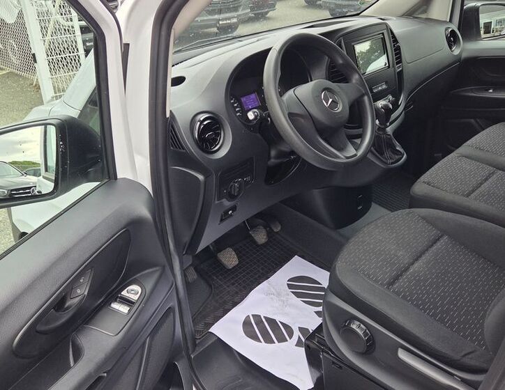 Mercedes-Benz Vito 9