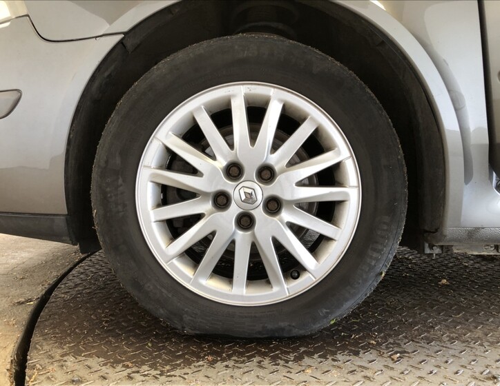 Renault Laguna 25