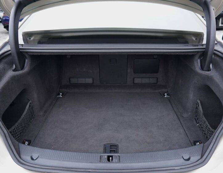 Audi A8 12