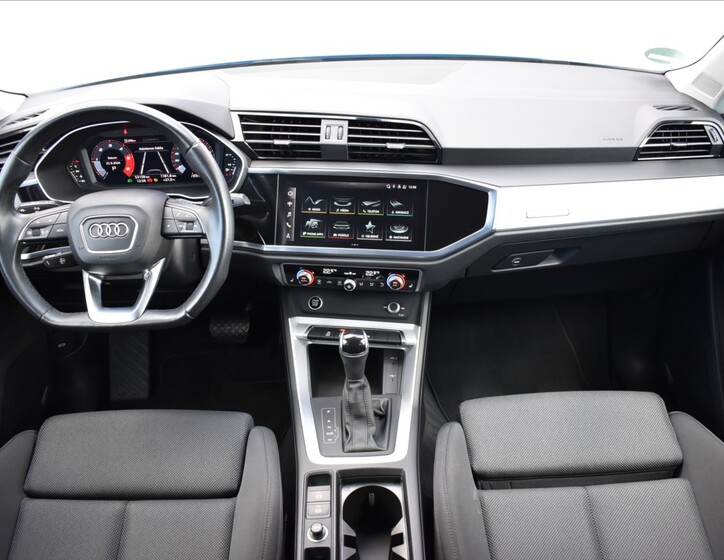 Audi Q3 14