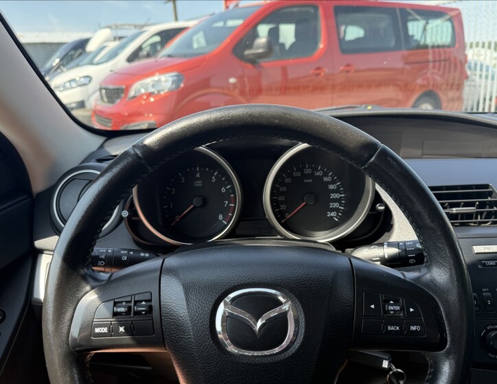 Mazda 3 11