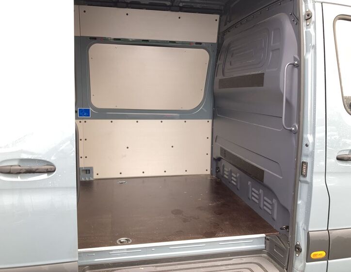 Mercedes-Benz Sprinter 17