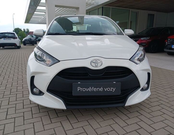 Toyota Yaris 8