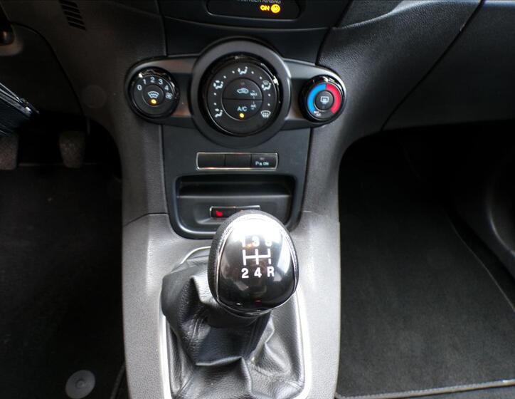 Ford Fiesta 10
