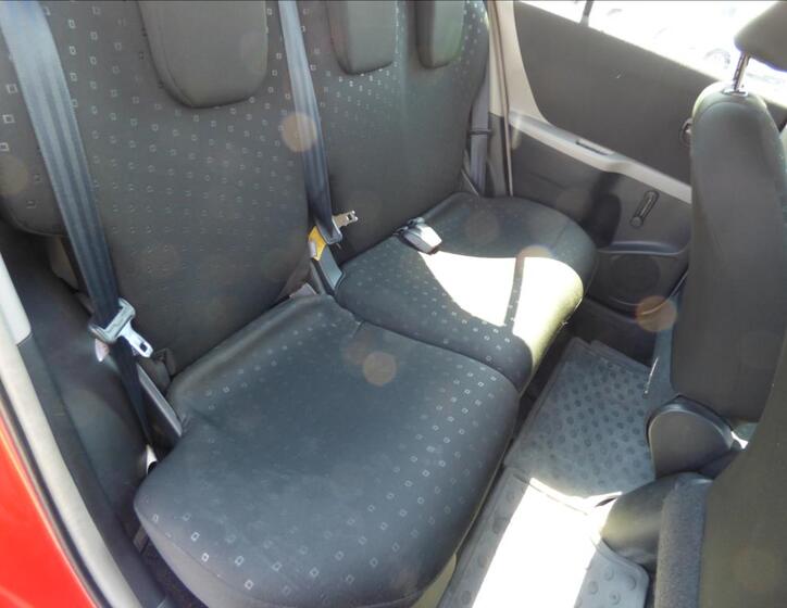 Toyota Yaris 25