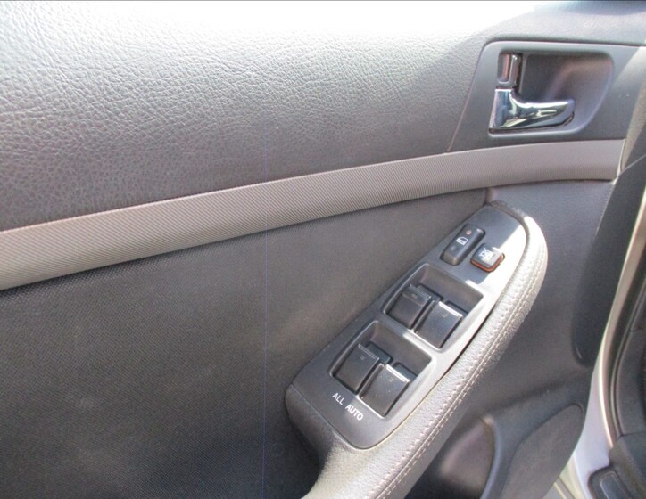 Toyota Avensis 12