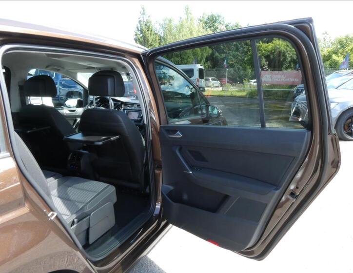 Volkswagen Touran 23