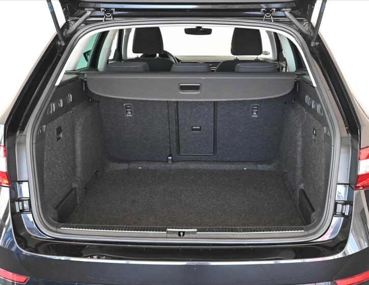 Škoda Superb 6