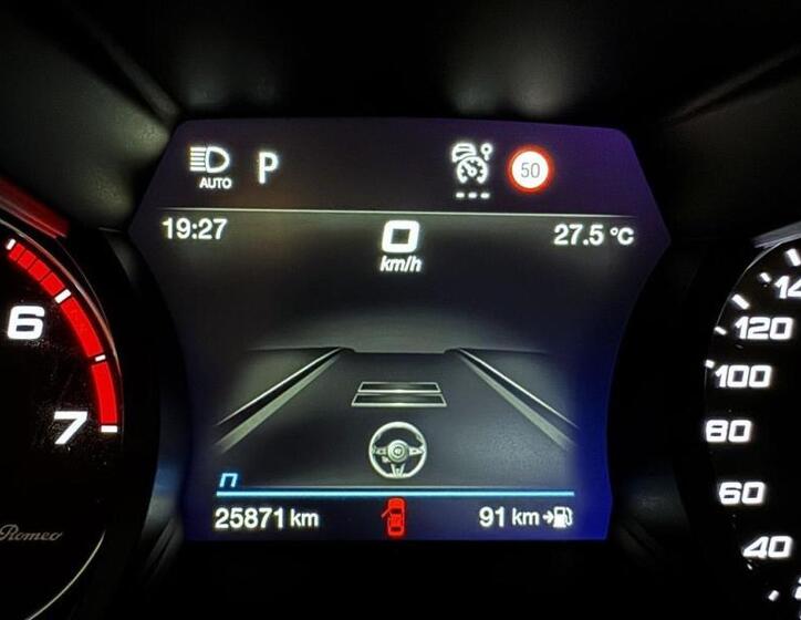 Alfa Romeo Giulia 15