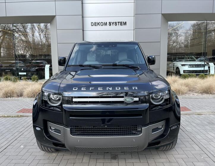 Land Rover Defender 3