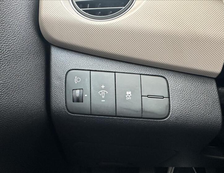Hyundai i10 18