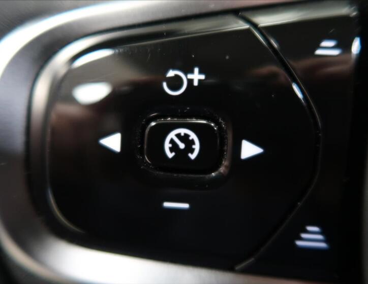 Volvo V90 16