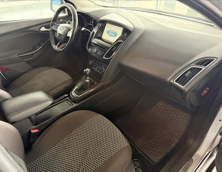 Ford Focus 8