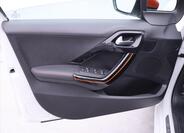Peugeot 208 10