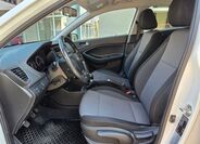 Hyundai i20 10