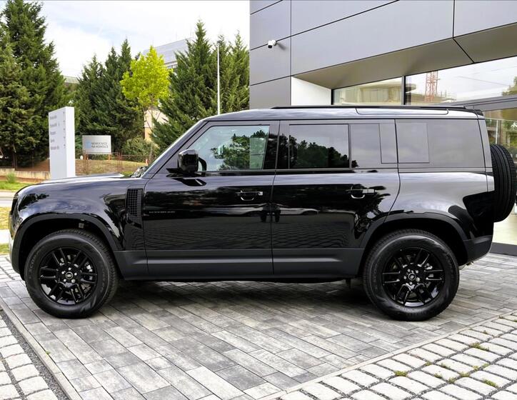 Land Rover Defender 2