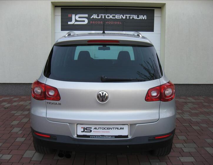 Volkswagen Tiguan 8