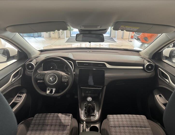 MG ZS 7