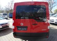 Nissan NV400 8