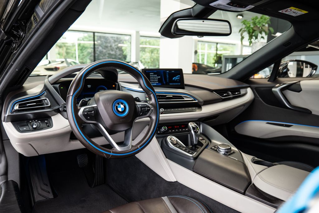 BMW i8