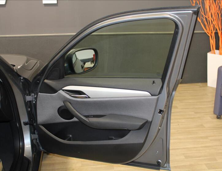 BMW X1 21
