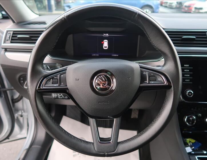 Škoda Superb 18