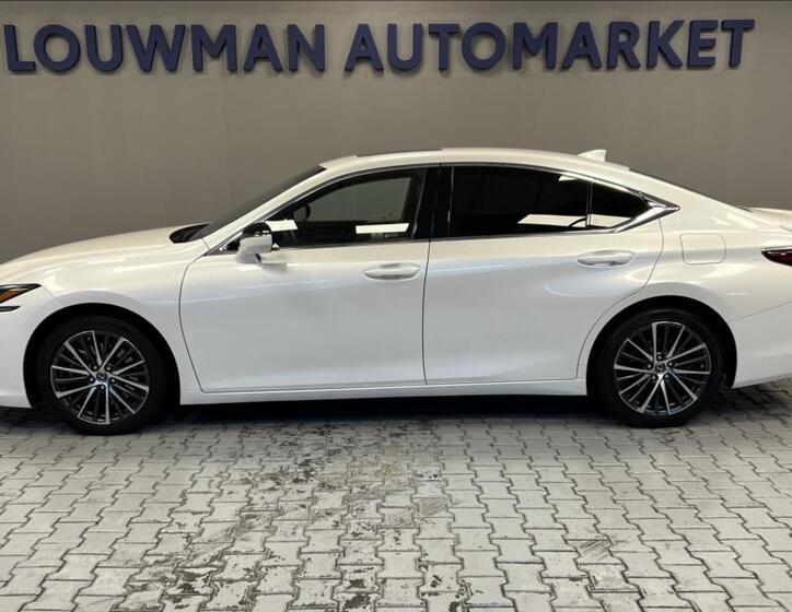 Lexus ES 300h 3