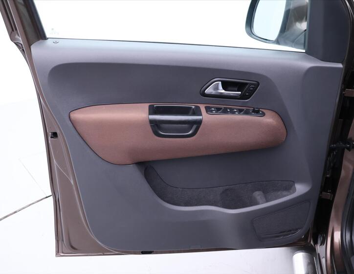 Volkswagen Amarok 10