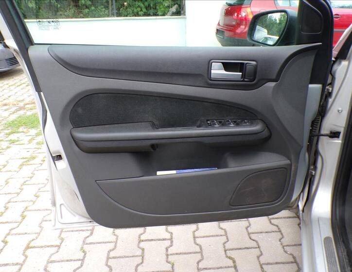 Ford Focus 16